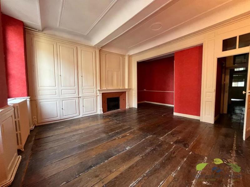 Maison - 222 m² - 7 pièces