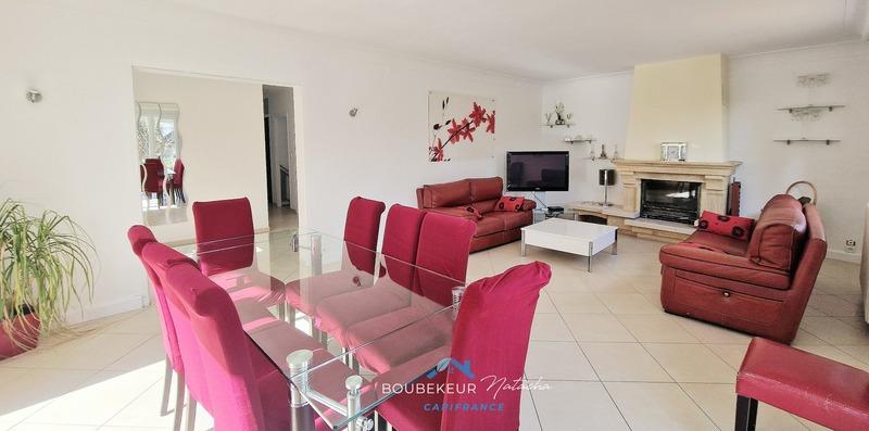 Maison - 252 m² - 8 pièces