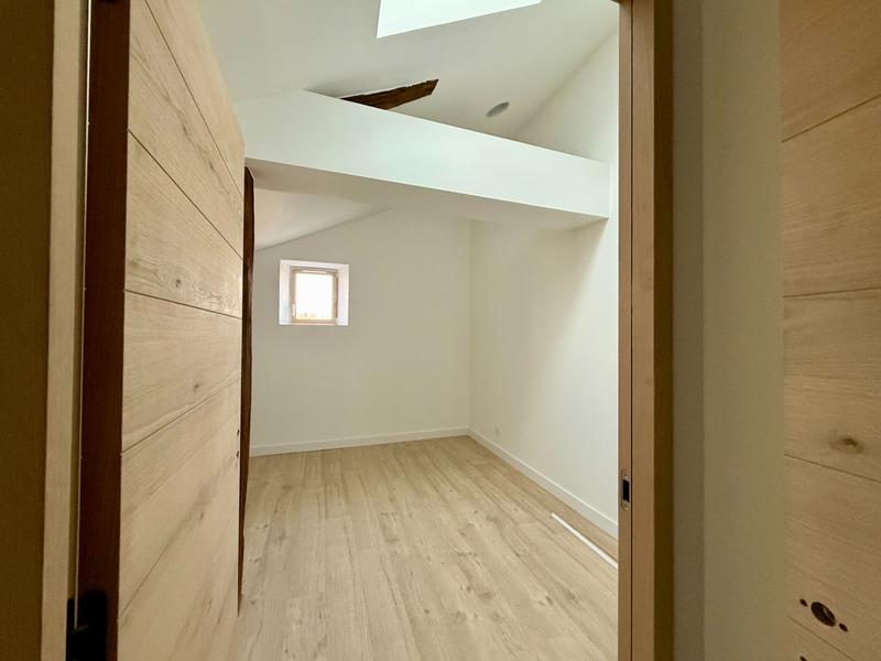 Appartement - 90 m² - 3 pièces