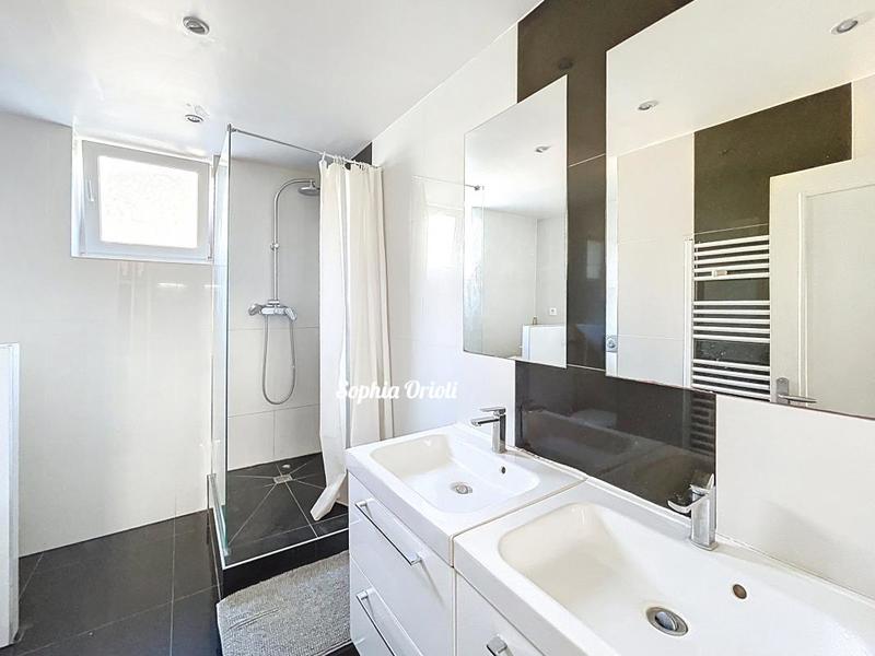 Appartement - 81 m² - 5 pièces