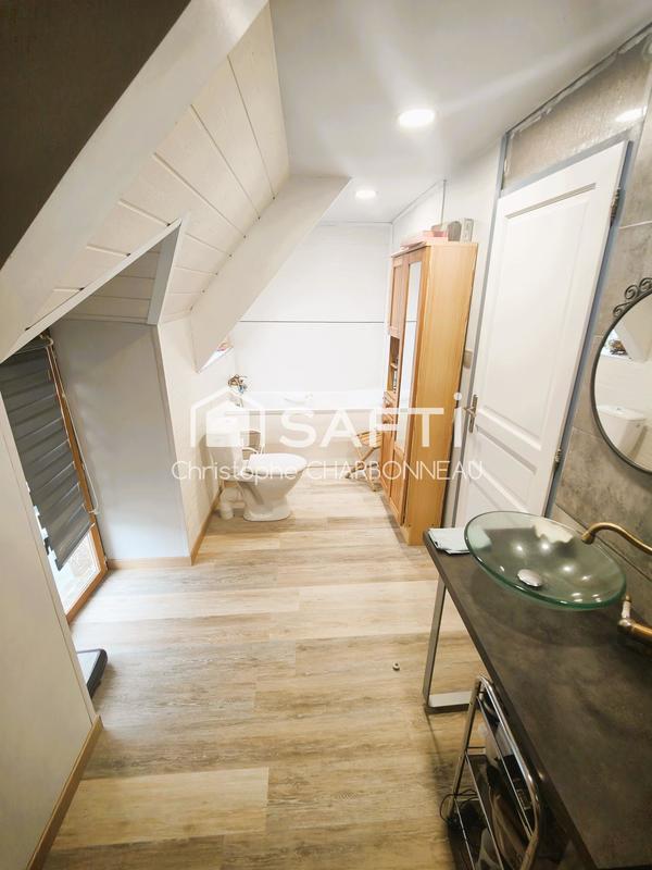 Maison - 182 m² - 8 pièces