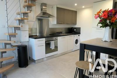 Maison - 225 m² - 10 pièces