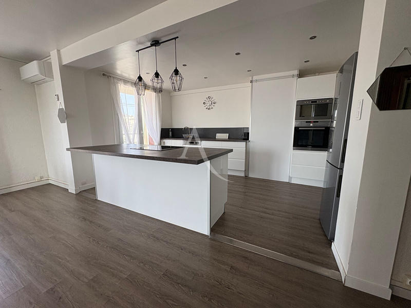 Appartement - 93 m² - 3 pièces