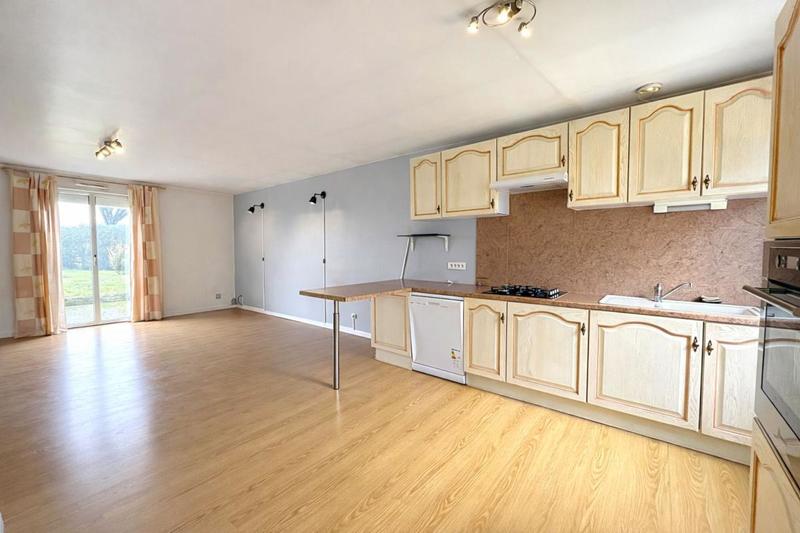 Maison - 99 m² - 6 pièces