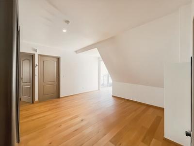 Maison - 212 m² - 10 pièces