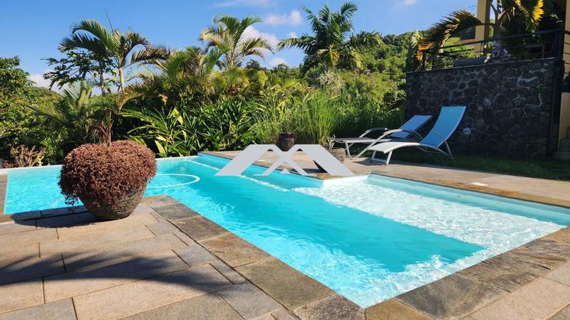 Maison traditionnelle - 185 m² - 6 pièces