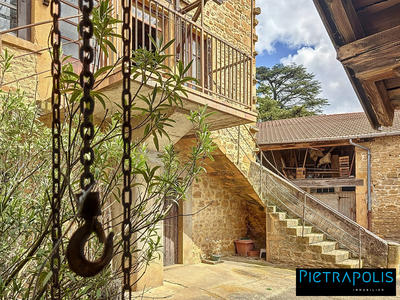 Maison - 140 m² - 5 pièces