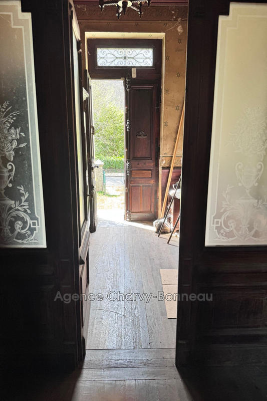 Maison - 238 m² - 9 pièces