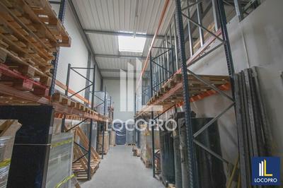 Local d'activité / Entrepôt - 225 m²