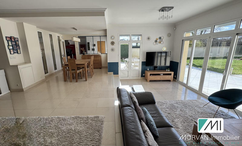 Maison - 262 m² - 7 pièces