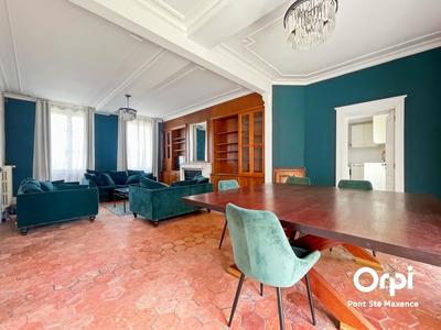 Propriété - 298 m² - 10 pièces