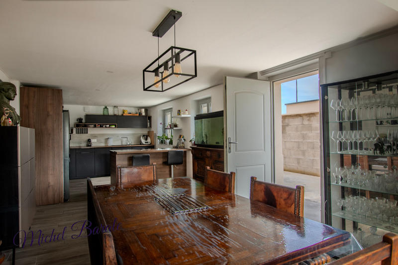 Maison - 200 m² - 7 pièces