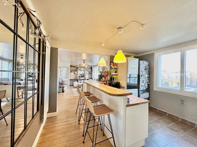 Appartement - 133 m² - 6 pièces