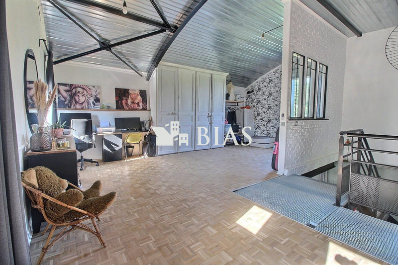 Maison contemporaine - 260 m² - 6 pièces