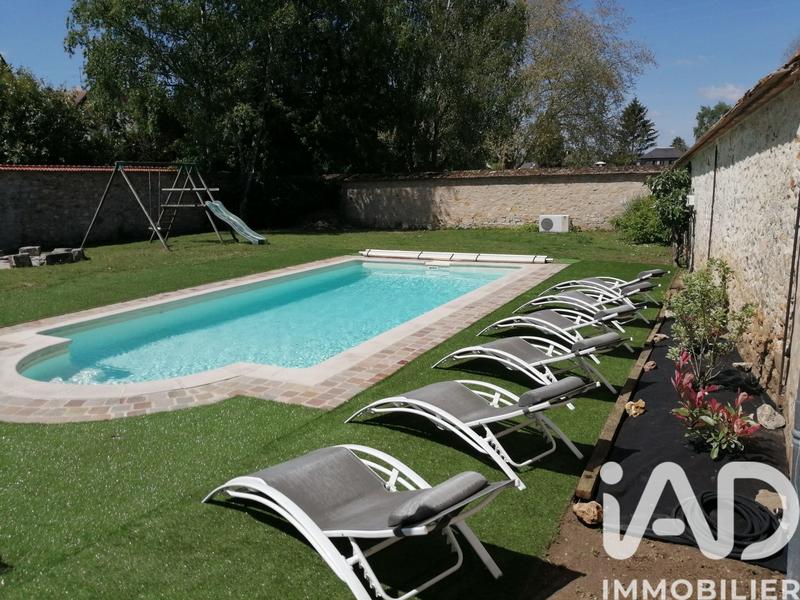 Maison - 305 m² - 10 pièces