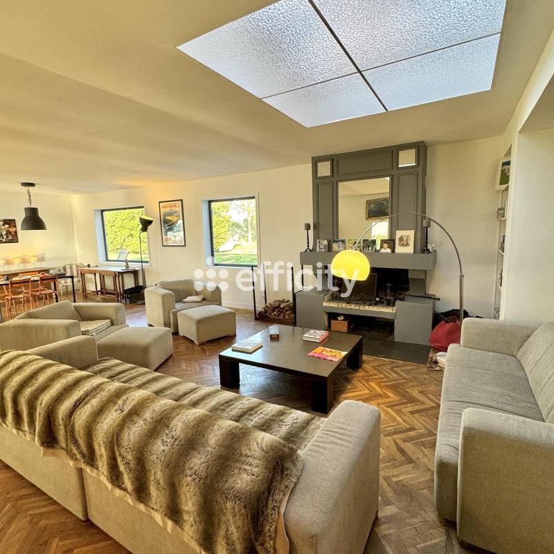 Maison - 410 m² - 12 pièces