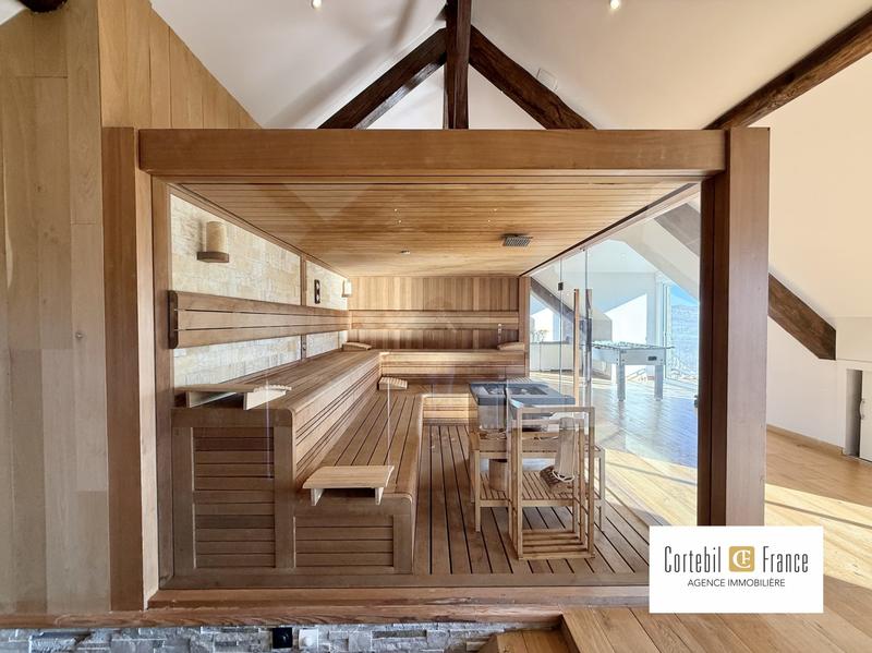 Maison - 512 m² - 11 pièces