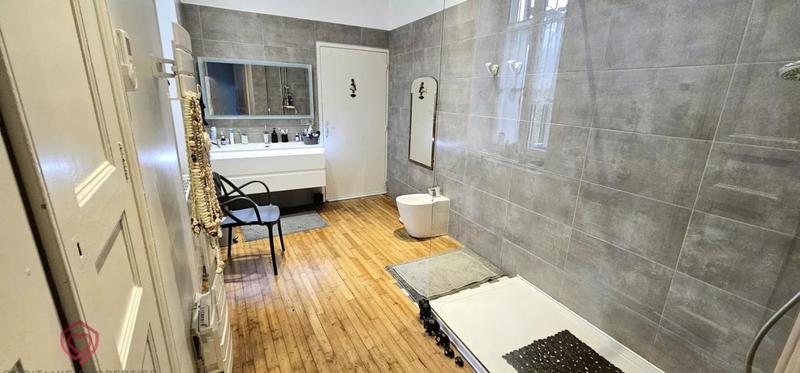 Maison de village - 242 m² - 10 pièces