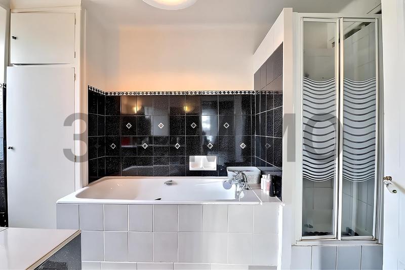 Corps de ferme - 370 m² - 11 pièces