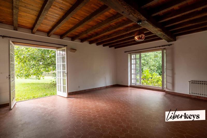Maison - 233 m² - 8 pièces