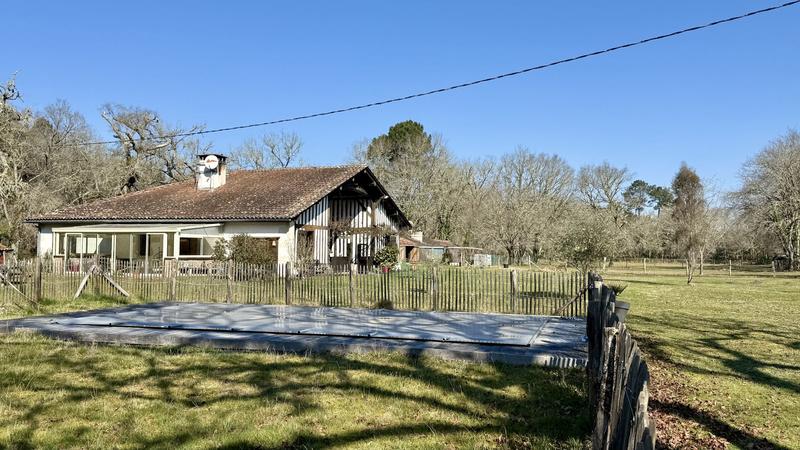 Maison - 220 m² - 7 pièces