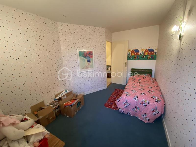 Corps de ferme - 240 m² - 10 pièces