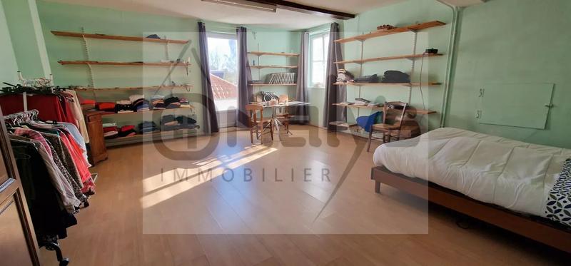 Maison - 317 m² - 8 pièces