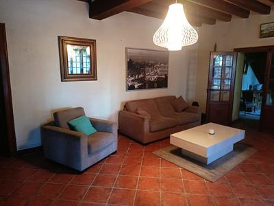 Maison - 239 m² - 10 pièces