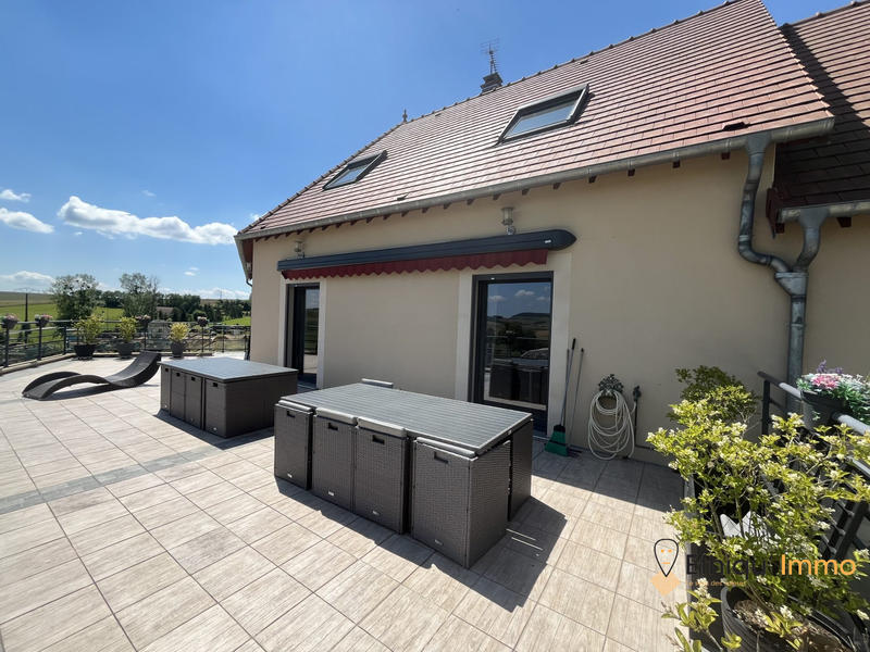 Maison - 316 m² - 8 pièces