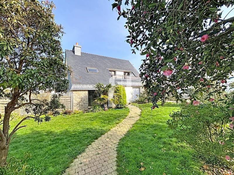 Maison - 111 m² - 6 pièces