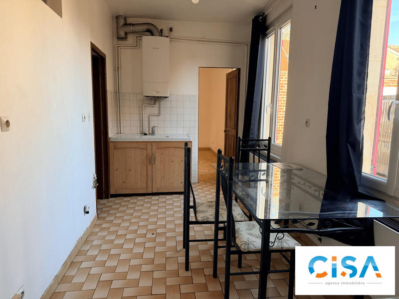Appartement - 90 m² - 8 pièces