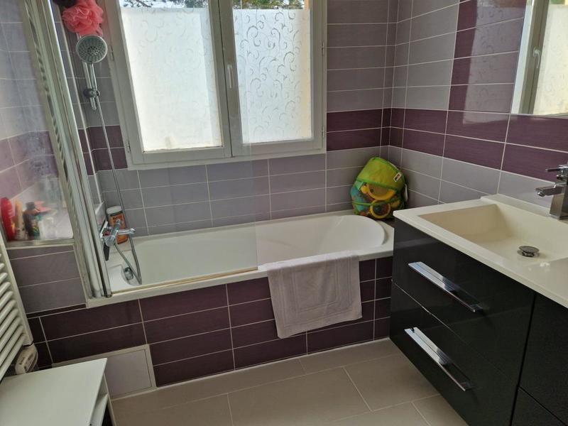 Maison traditionnelle - 185 m² - 8 pièces