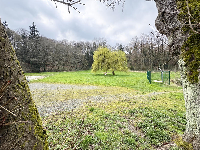 Maison - 245 m² - 9 pièces