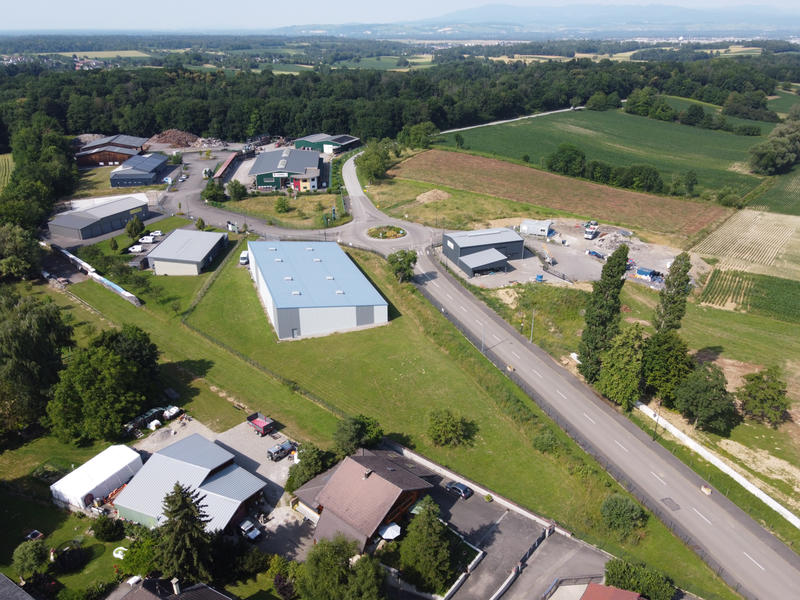 Entrepôt - 1 240 m²