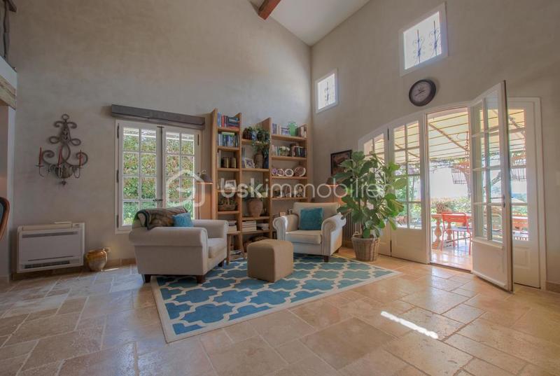 Maison - 292 m² - 7 pièces