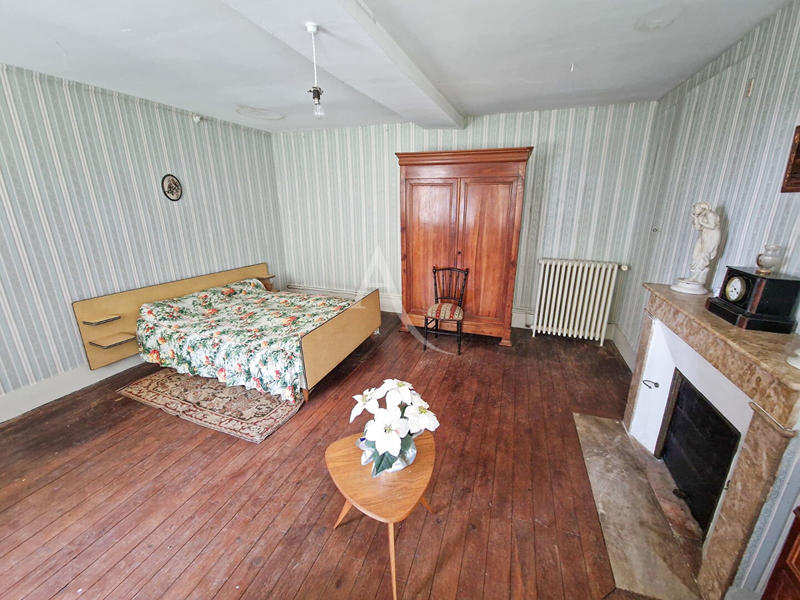 Maison - 208 m² - 8 pièces