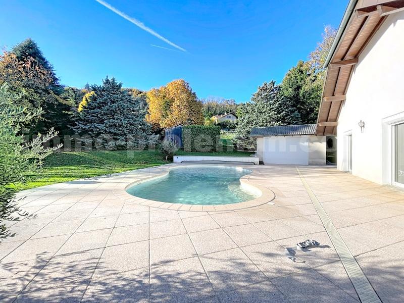 Maison - 177 m² - 5 pièces