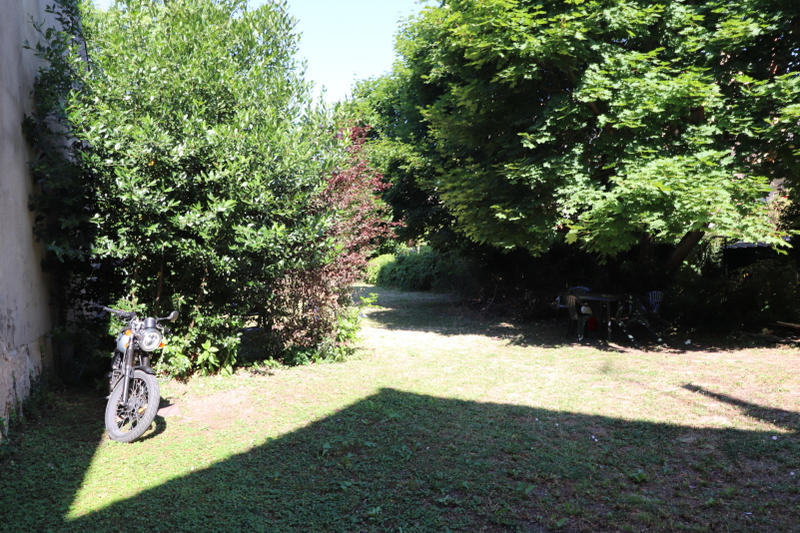 Immeuble - 230 m² - 6 pièces