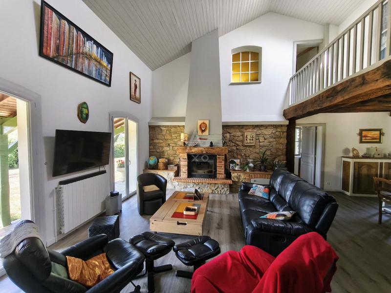 Maison - 206 m² - 10 pièces