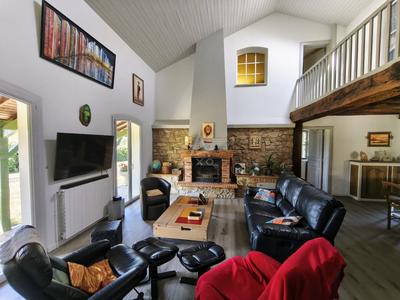 Maison - 206 m² - 10 pièces