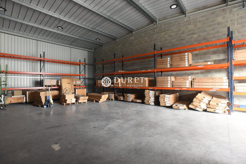 Local d'activités - 213 m²