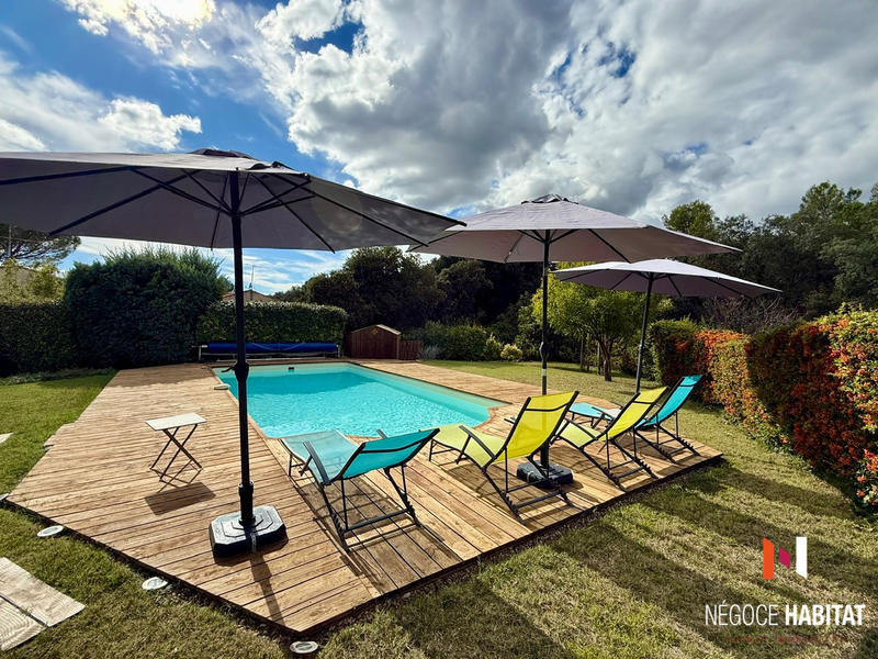 Maison - 220 m² - 8 pièces