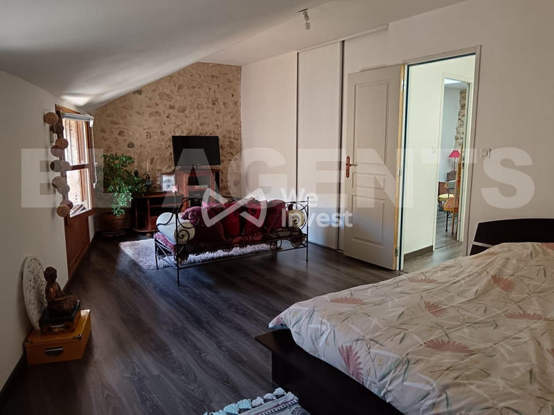 Maison - 144 m² - 9 pièces