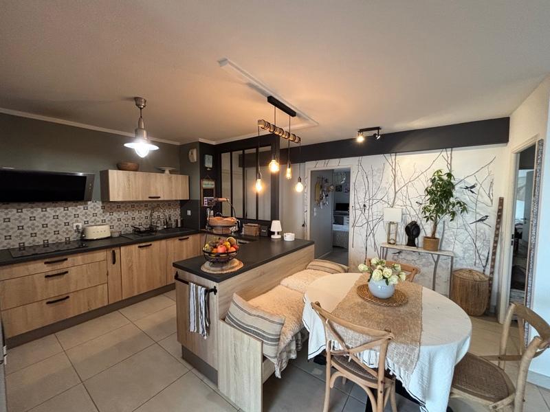 Appartement - 94 m² - 4 pièces