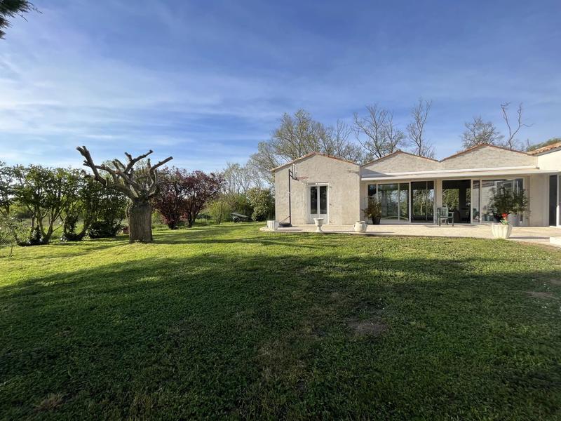 Maison - 203 m² - 7 pièces