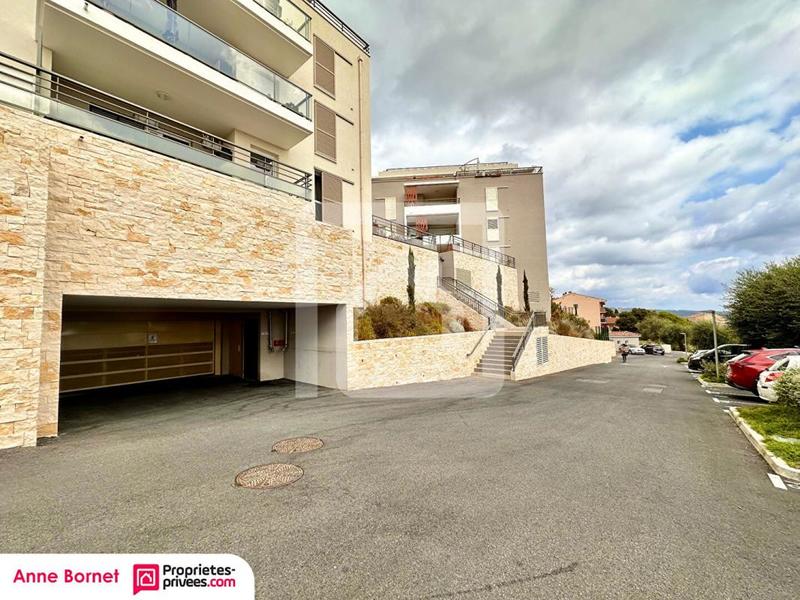 Parking / Garage - 16 m²