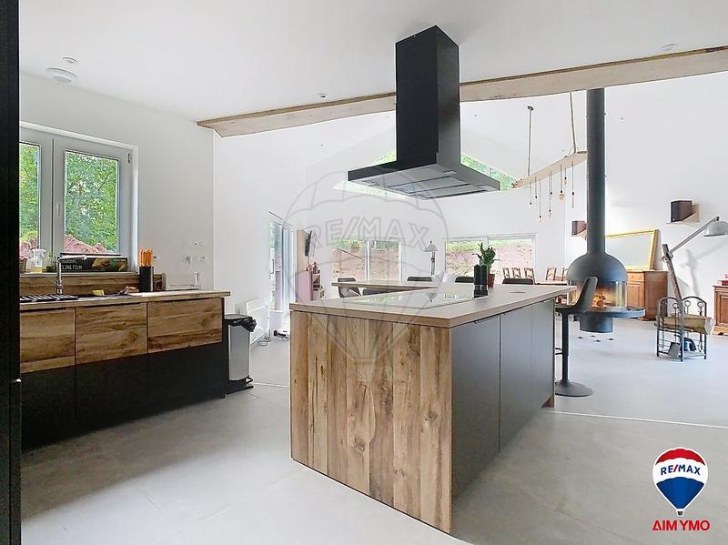 Maison - 300 m² - 10 pièces