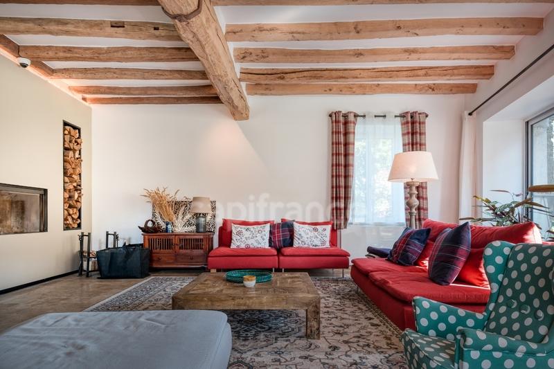 Maison - 215 m² - 9 pièces