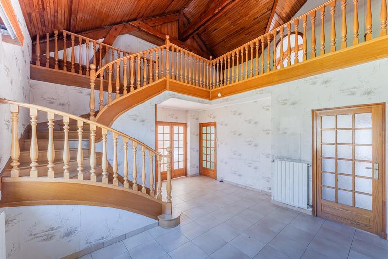 Maison ancienne - 243 m² - 8 pièces