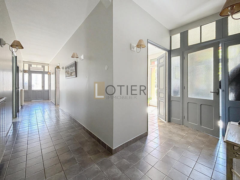 Maison - 207 m² - 8 pièces